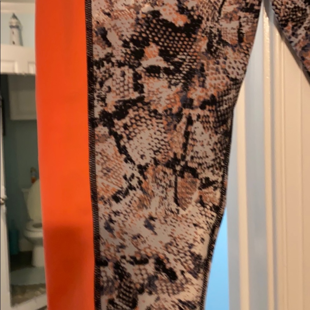 Lularoe Rise Brave - Picture 2 of 6